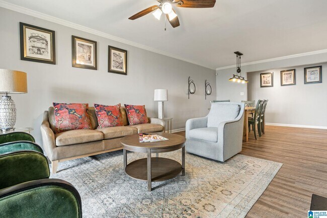 Building Photo - 1909 16th Ave S