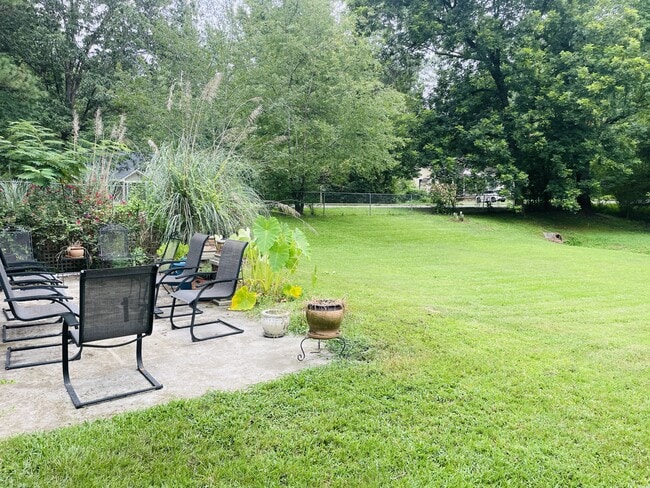 Building Photo - 5301 Yardley Terrace