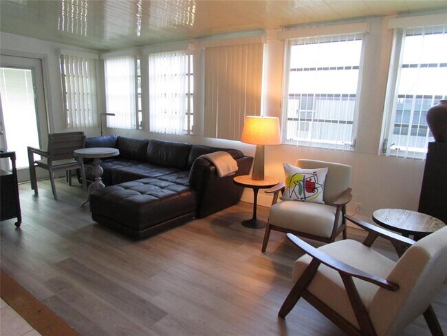 Building Photo - 5249 NW 4th Terrace