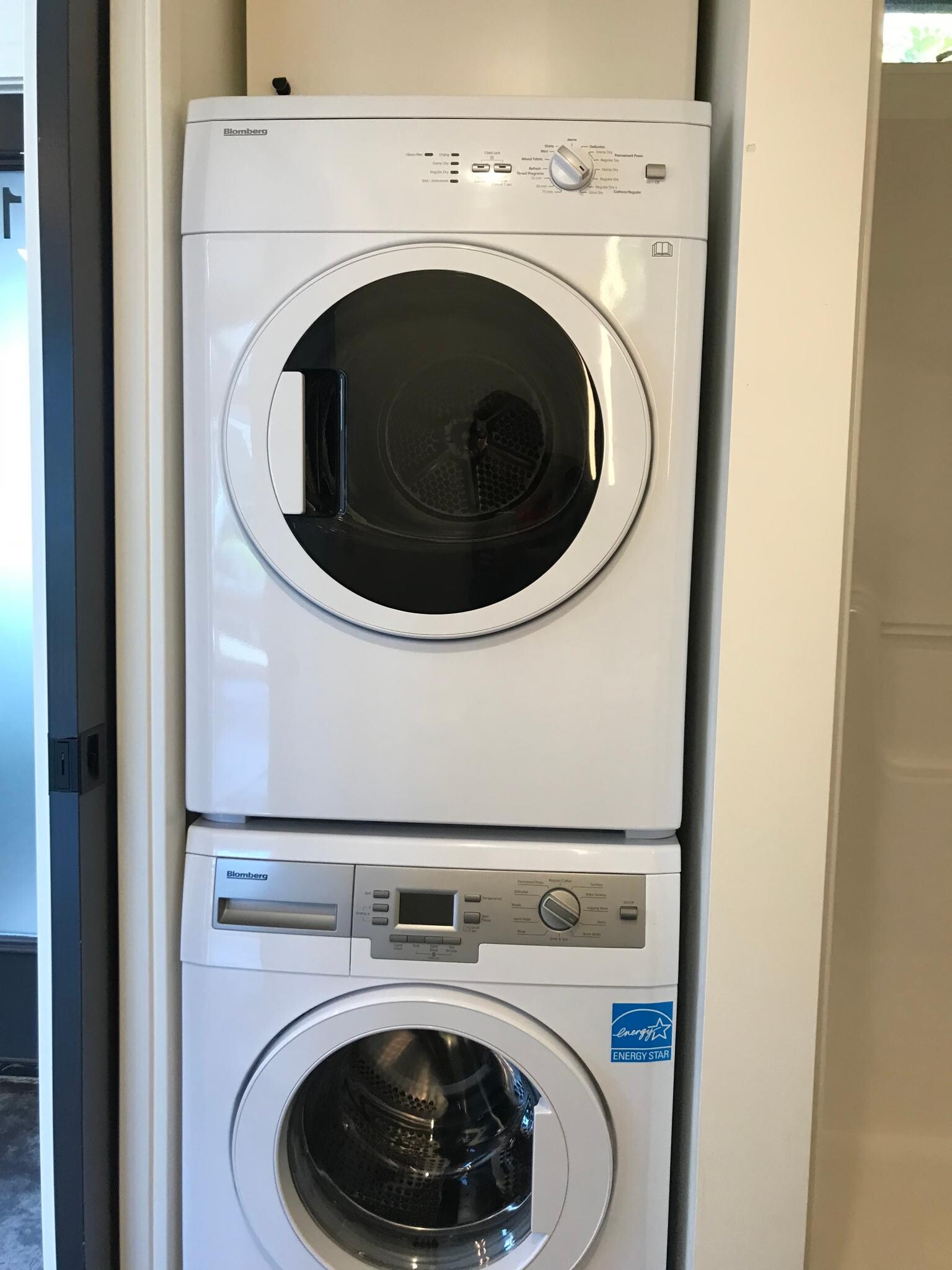In-unit laundry - 636 North Prospect Street