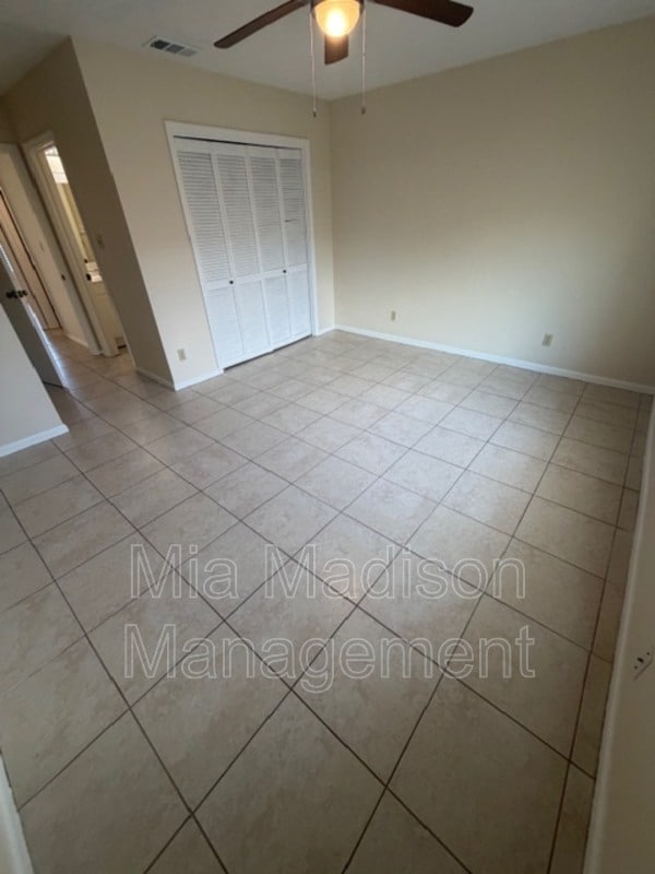 Building Photo - 11 Peach Ct