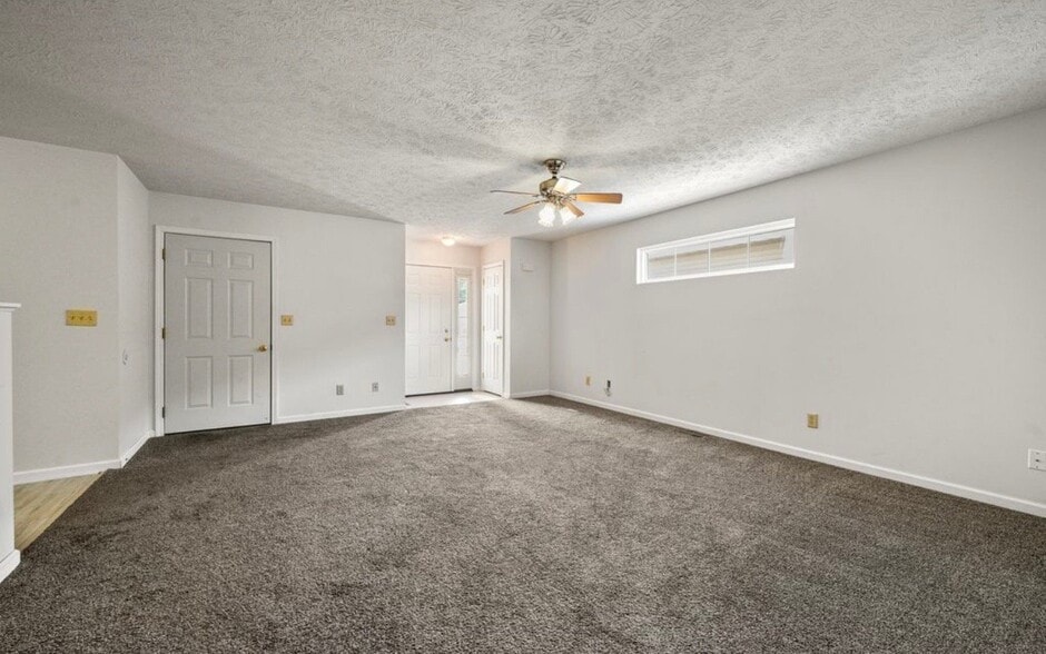 Building Photo - 810 W Gaston Dr