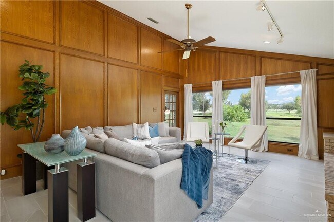 Building Photo - 812 Rio Grande Dr