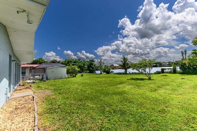 Building Photo - price drop!! PET FRIENDLY- WATERFRONT- SPACIOUS- CENTRAL LOCATION