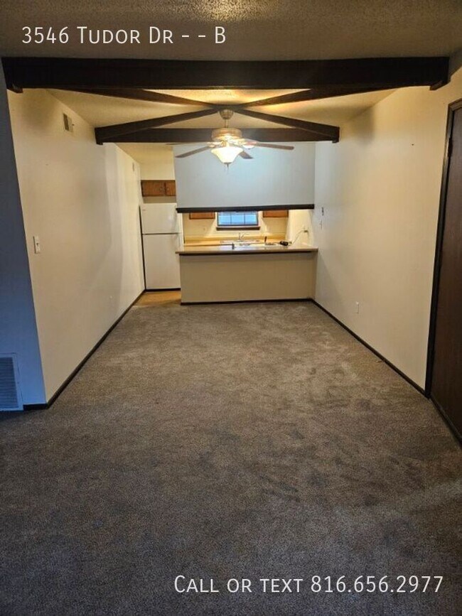 Building Photo - 3546 Tudor Dr
