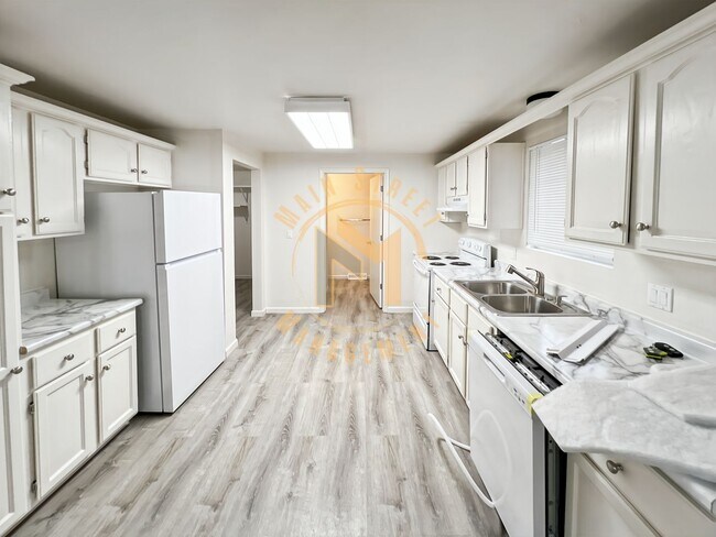 Building Photo - 466 S Good Hope Rd
