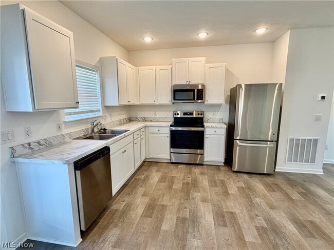Building Photo - 677 Crossings Ln