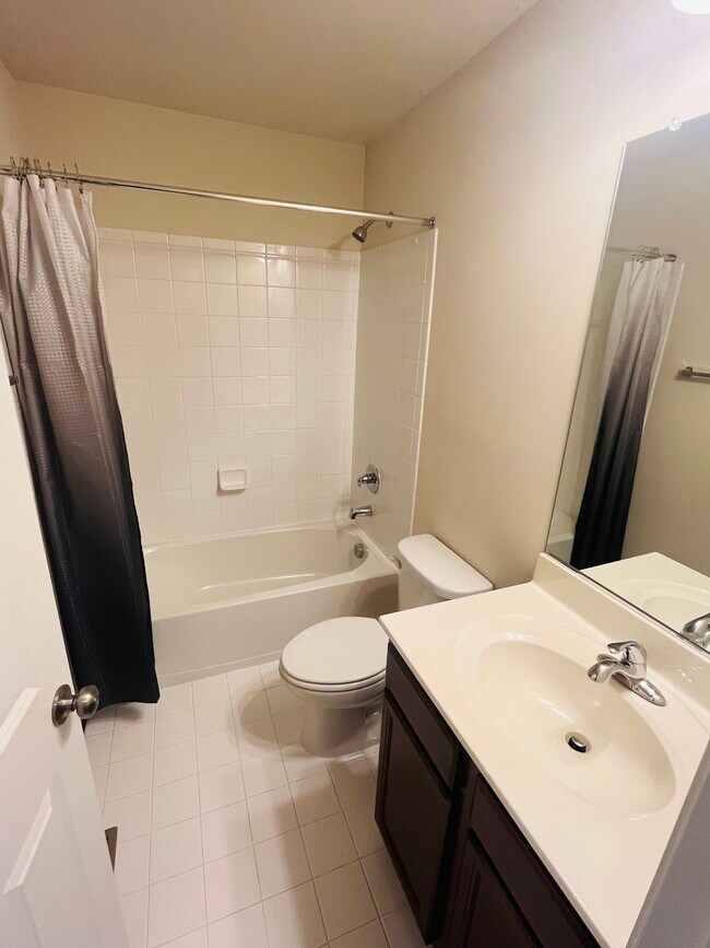 Building Photo - 103 Poinsettia Way
