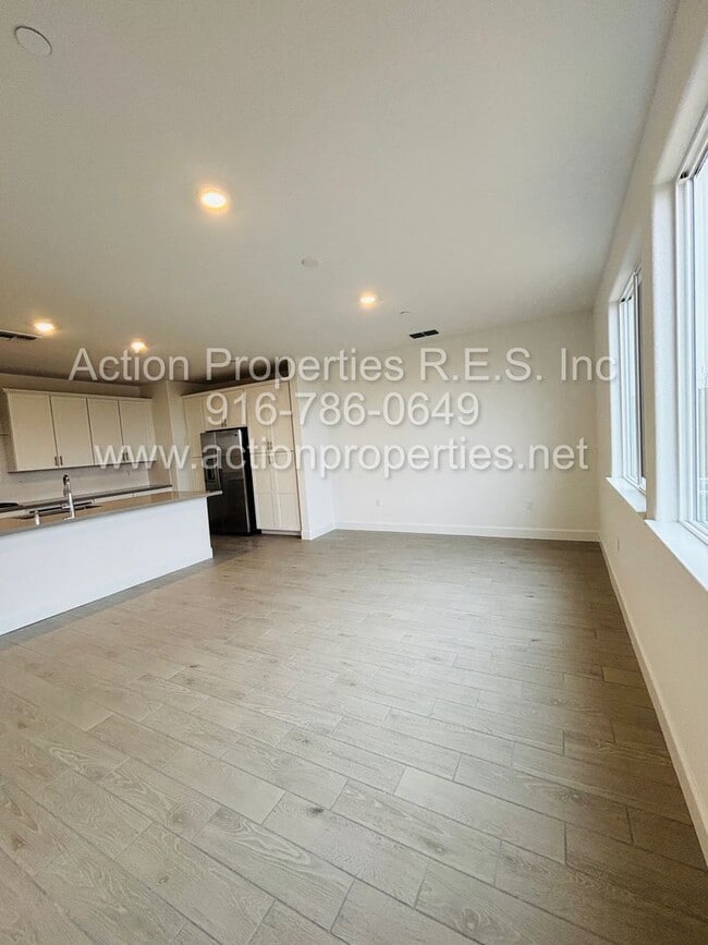 Building Photo - Action Properties RES inc. Offering Brand New Breckenridge @ Sierra West Solar 5 Bedroom 2793aq f...