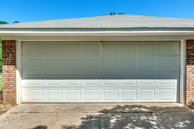 Building Photo - 348 Durham Ct