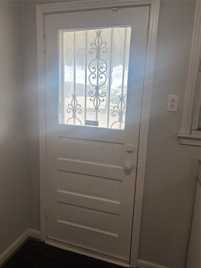 Building Photo - 3002 Carter St