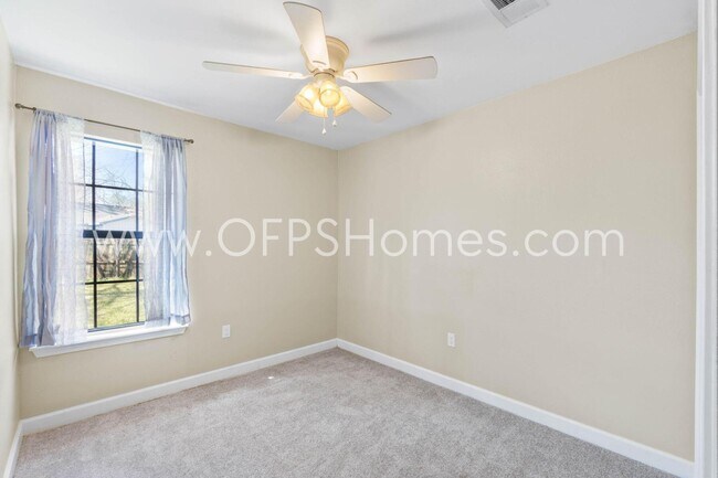 Building Photo - 1717 Bennetts End
