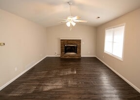 Building Photo - 130 Pierre Pl