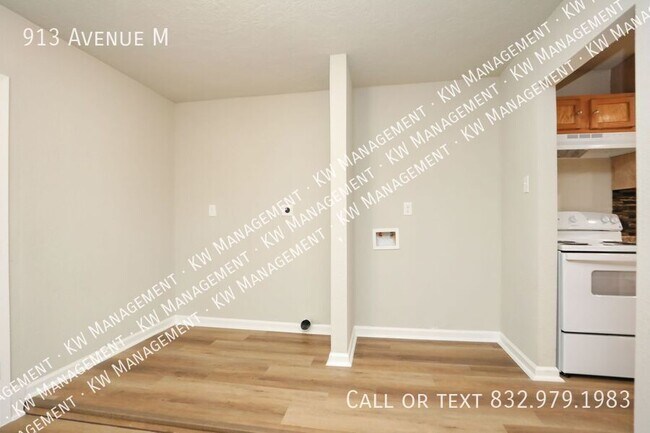 Building Photo - 913 Avenue M