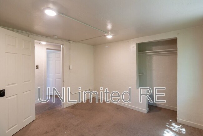 Building Photo - 306 S Humphreys St