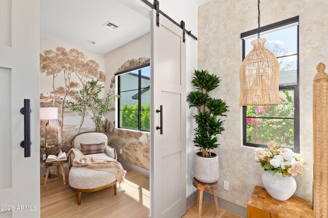 Building Photo - 2912 E Pierson St