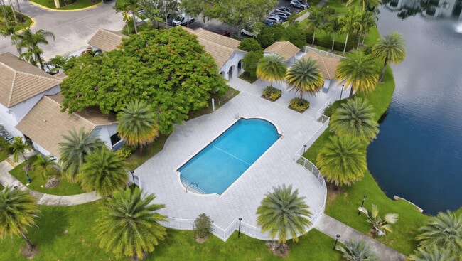 Building Photo - 2600 S University Dr