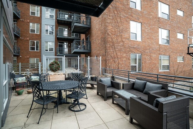 Building Photo - 1111 N Marshall St