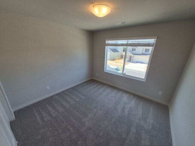 Building Photo - NEW - 4 BR/2.5 BA Plus office in Acadia Pointe