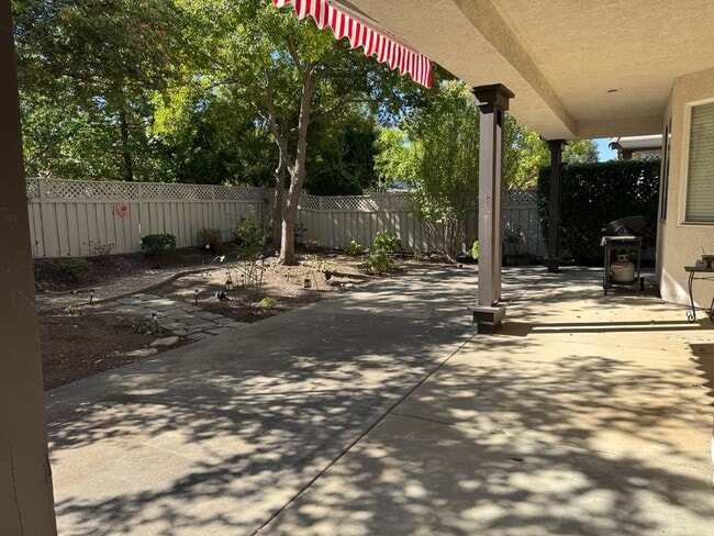 Building Photo - Cute home in Sun City Roseville 55+ community