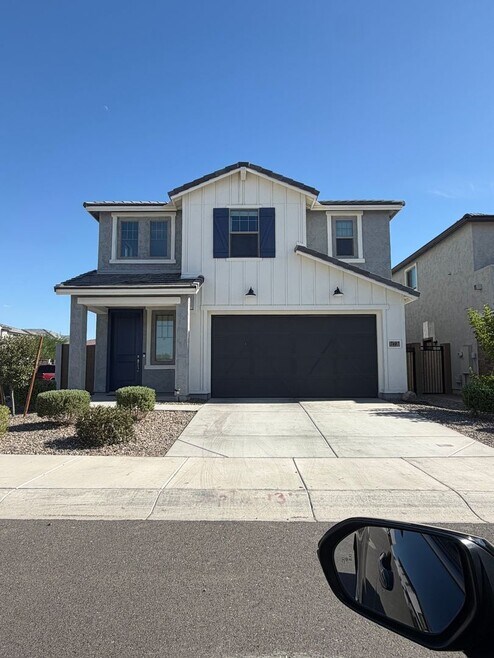 Building Photo - 7407 W Gardenia Ave