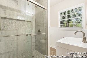 Building Photo - 123 Colton Dr