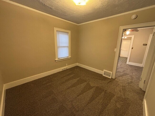 Building Photo - Charming Hilltop Home with Stunning City Views