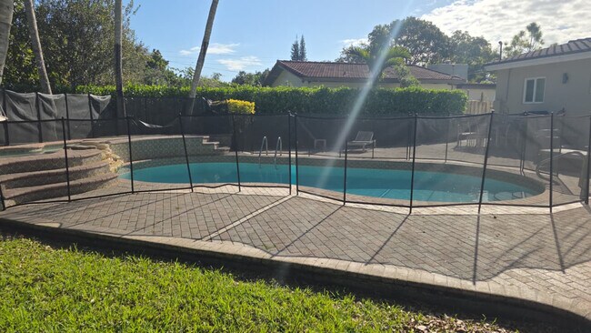 Building Photo - 6735 SW 52nd St