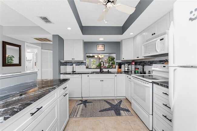 Building Photo - 511 Pine Hollow Cir