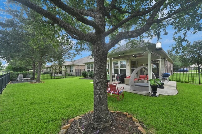 Building Photo - 8227 Clover Leaf Dr