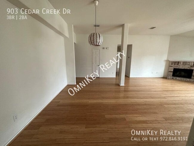 Building Photo - 903 Cedar Creek Dr