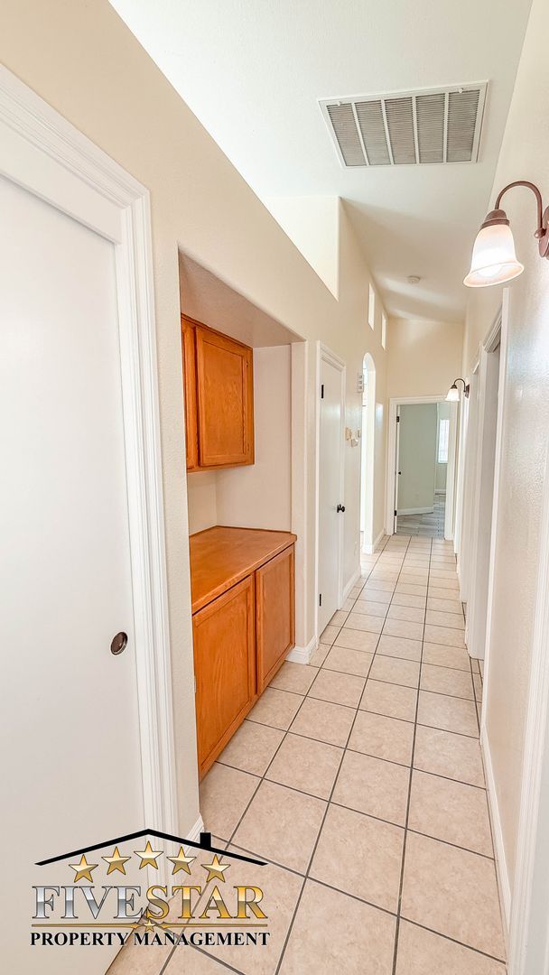 Building Photo - 7322 Cupio St