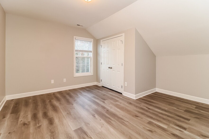 Building Photo - 3213 Rendezvous Dr