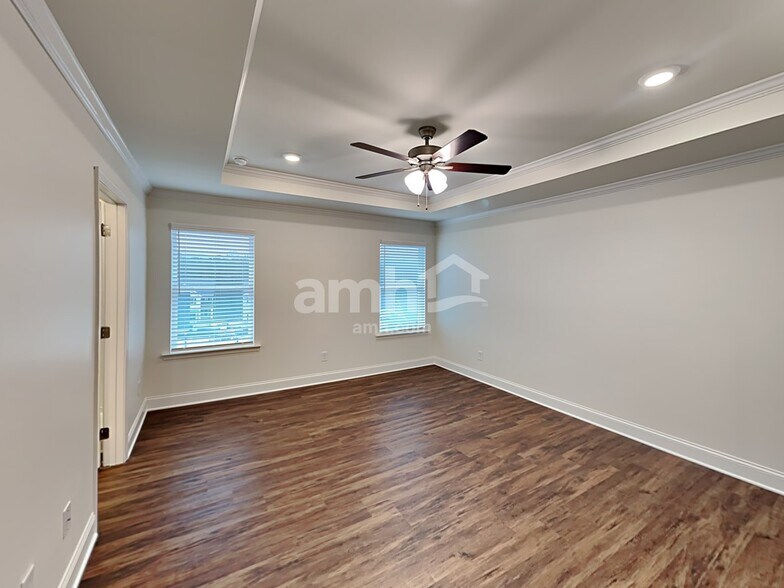 Building Photo - 817 Headland Way