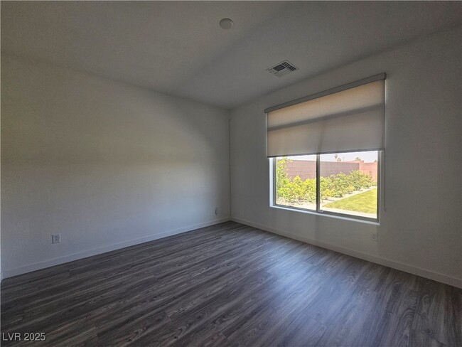 Building Photo - 6516 Twin Brks Ave