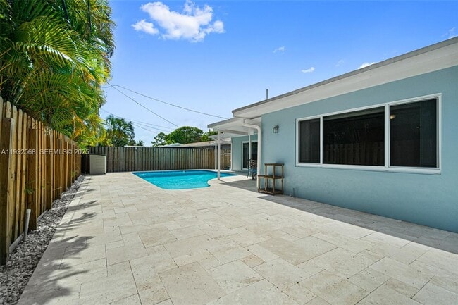 Building Photo - 251 SE 7th St