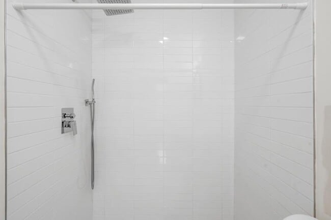 Building Photo - 118 N Curley St