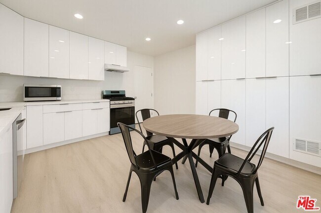 Building Photo - 1189 W 36th Pl