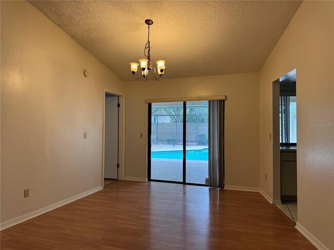 Building Photo - 3005 Starmount Dr
