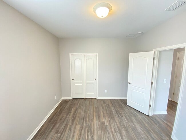 Building Photo - 7255 Shadeview Alley