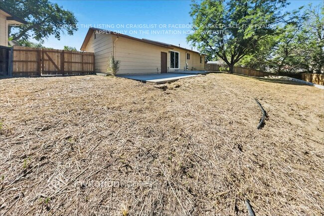 Building Photo - 7210 Shavano Ct