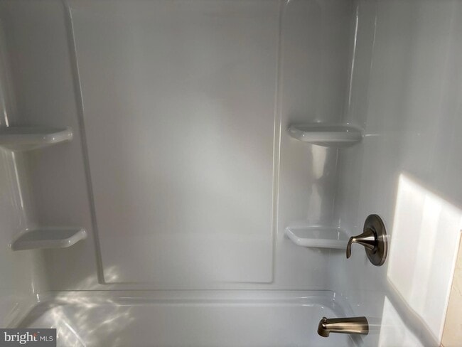 Building Photo - 148 Bayshore Dr