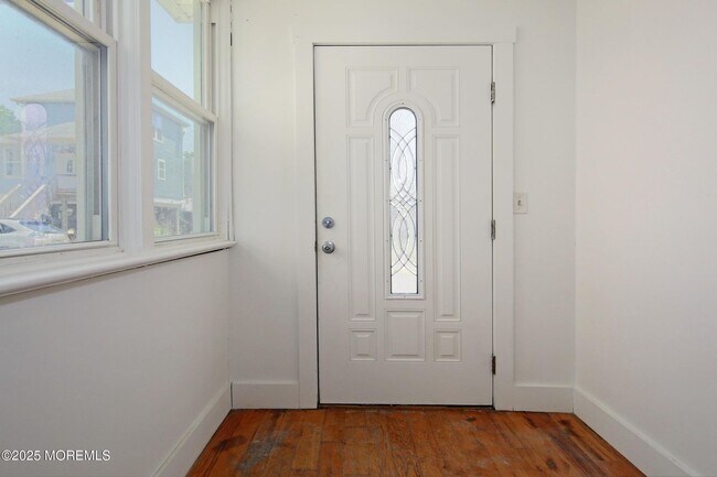 Building Photo - 48 Barberie Ave