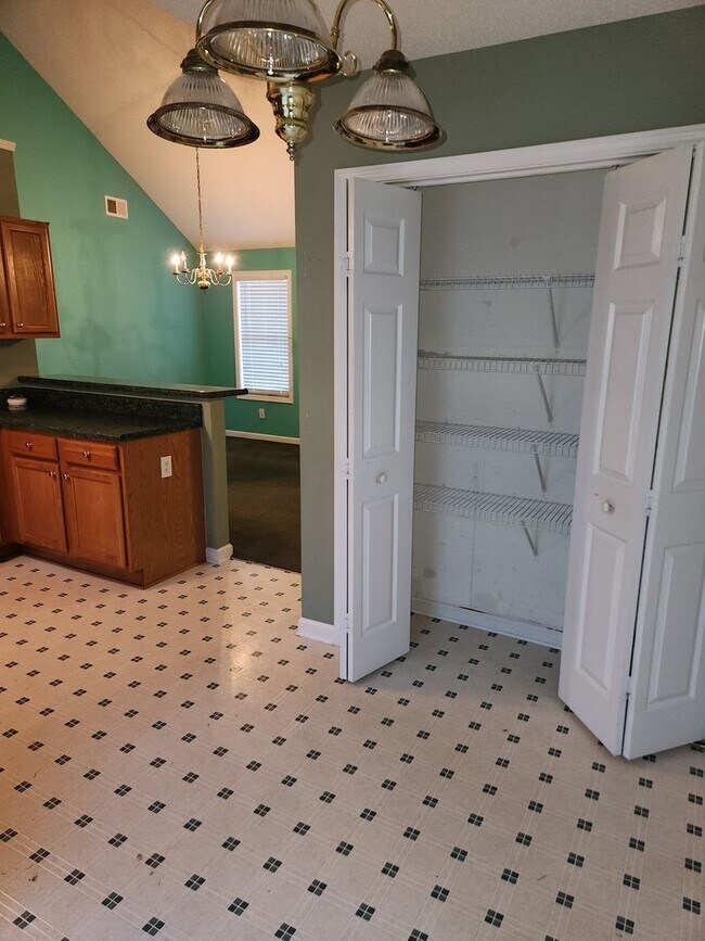 Building Photo - Great West Georgia Rental