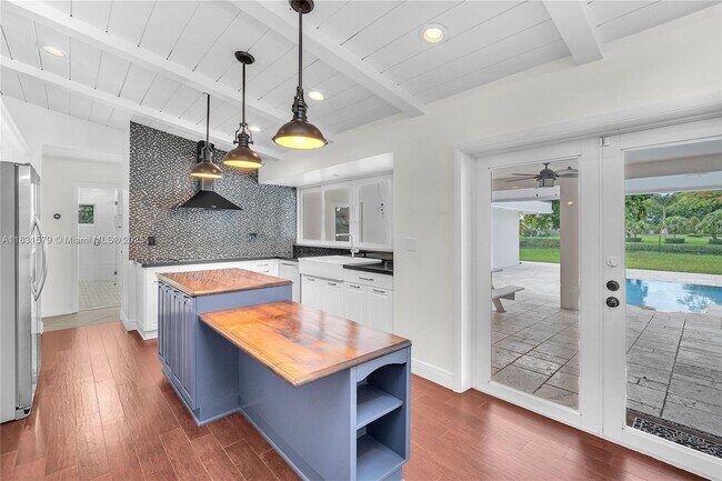 Building Photo - 9121 SW 102nd St