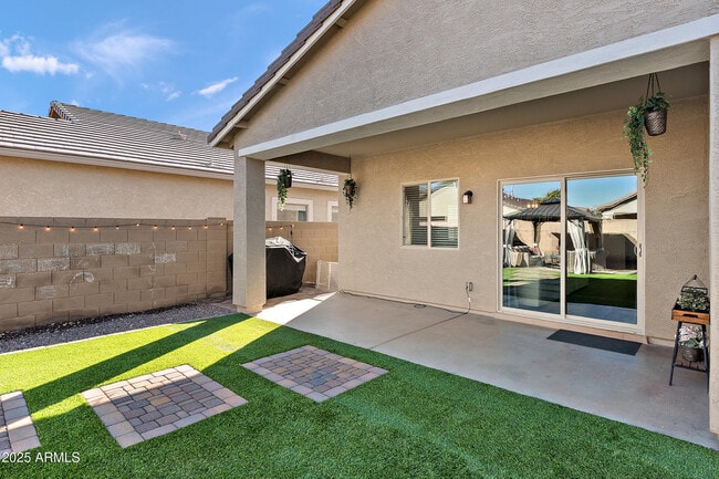 Building Photo - 242 Pacific Dr