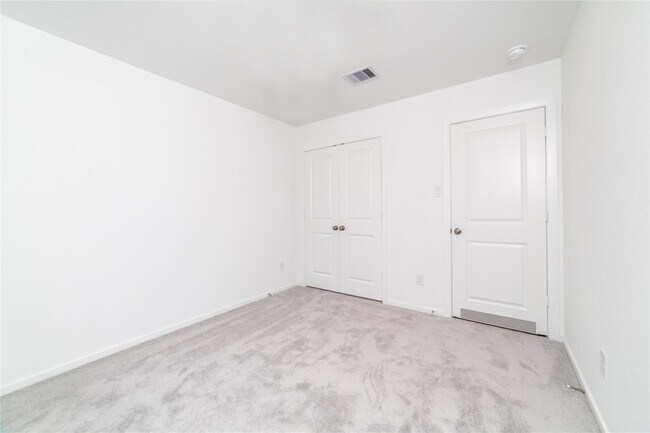 Building Photo - 1634 Blue Cypress Dr