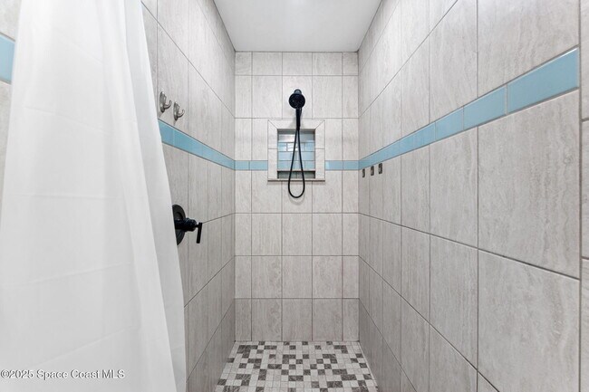 Building Photo - 1565 Venus St