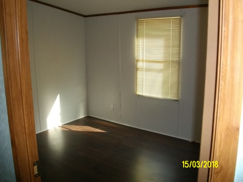 Building Photo - 387 Deanne Ln