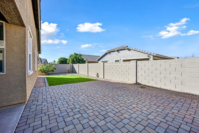 Building Photo - 1630 E Grove St